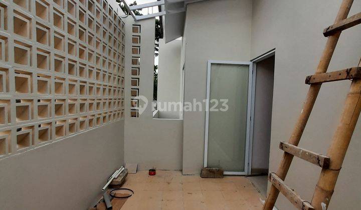 Rumah 2 Lantai Siap Huni Dekat Tol Krukut Desari