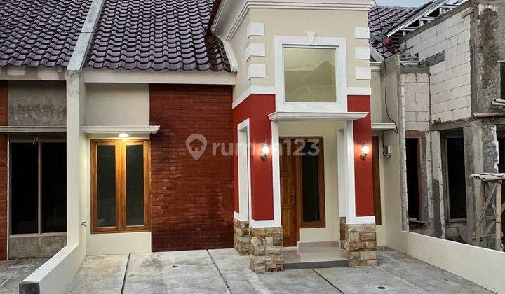 Rumah klasik modern siap huni dekat stasiun kereta depok 1