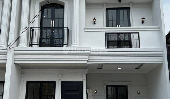 Rumah mewah klasik modern dekat stasiun kereta depok 2