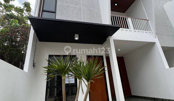 Rumah 2,5 Lantai Siap Huni Di Pancoran Mas Dekat Pintu Tol 2