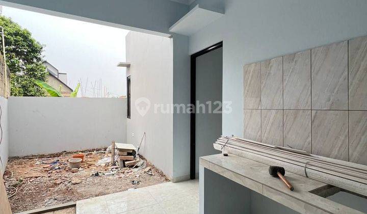 Rumah murah strategis 900 meter ke pintu tol depok 2