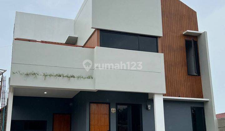 Rumah 2 Lantai Furnished Akses Tol di Depok 1