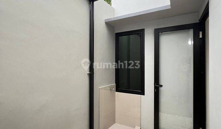 Rumah 1,5 Lantai Furnished 900 Meter Ke Tol Depok 2