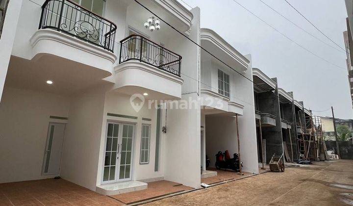 Rumah Mewah Furnished Di Pancoran Mas Akses 800 Meter Ke Tol 2