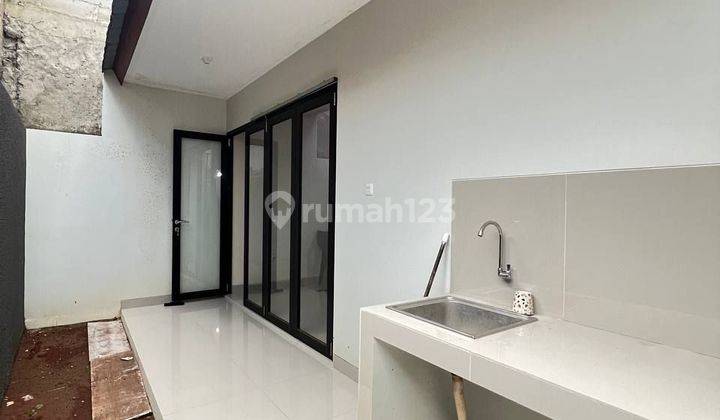 Rumah 2 Lantai Modern 900 Meter Ke Pintu Tol Depok 2