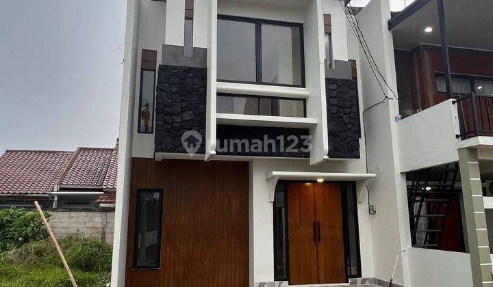 Rumah 2 Lantai Modern Siap Huni 900 Meter Ke Tol di Depok 1