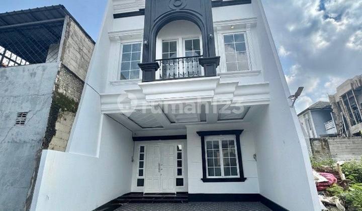 Rumah Mewah Siap Huni Dekat Stasiun Kereta Api di Beji Depok 2