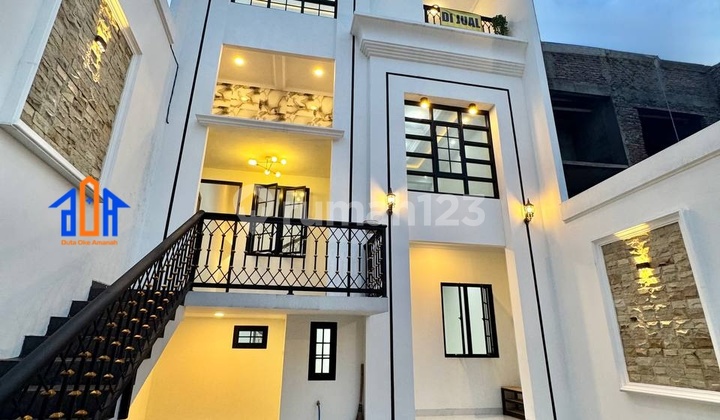 3-Storey Ready-to-Live House Near Limo Cinere Toll Gate Depok 1