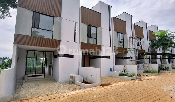 Modern 3-Story House Near Desari Toll Road Depok 1