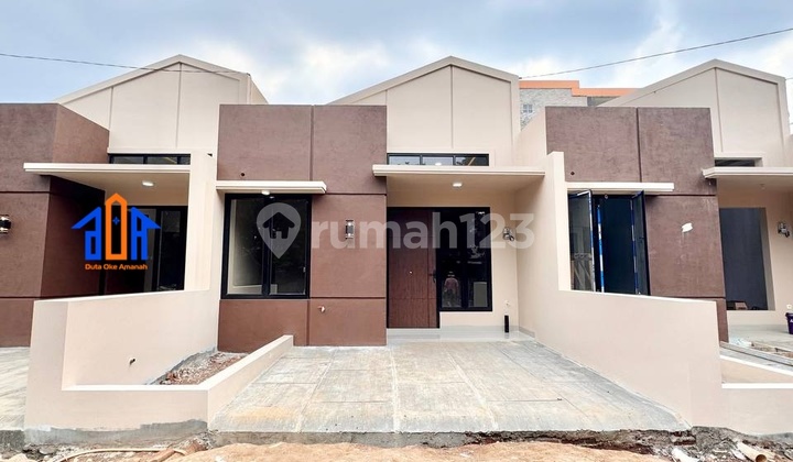 Ready-to-Occupy House in Mampang Depok Near the Train Station