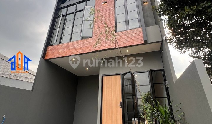 Minimalist House Near Cipedak with Access to Kukusan Toll Gate. 2