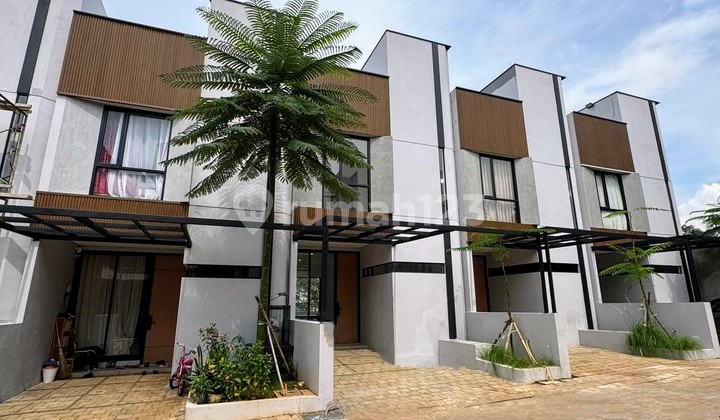 Rumah 3 Lantai Rooftop Lega Dekat Tol Depok Rumah 3 Lantai Rooftop Lega Dekat Tol Depok