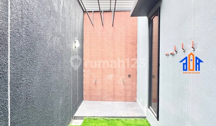 Cheap Furnished House Near Limo Depok Toll Gate 17