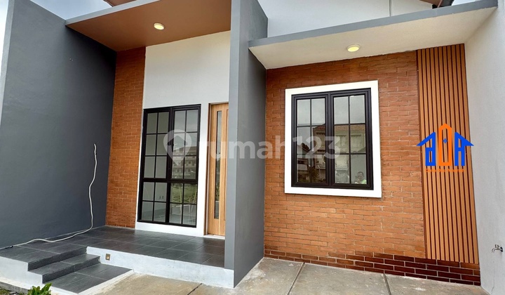 Strategic Minimalist House 700 Meters to Depok Toll Gate 2