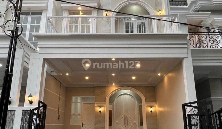 Rumah 3 Lantai Mewah Siap Huni Di Selatan Jakarta