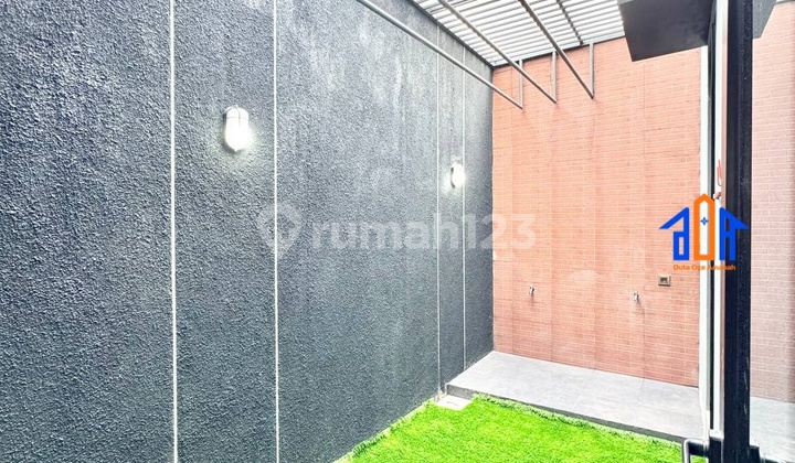 Cheap Furnished House Near Limo Depok Toll Gate 16