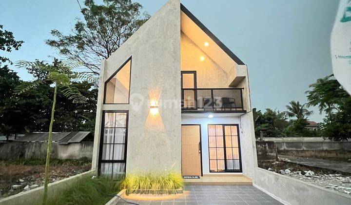 Rumah 1,5 Lantai Modern Dekat Stasiun Kereta Api Depok 1