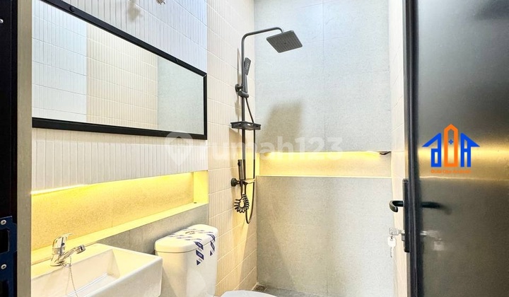 Cheap Furnished House Near Limo Depok Toll Gate 33