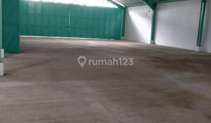 Gudang Luas di Jl. Sudirman Dekat Area Pertokoan