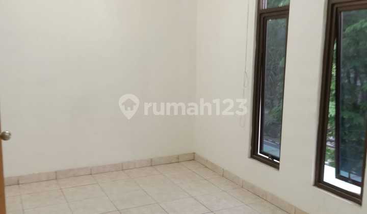 Disewakan Ruko 3 Lantai di Jl. Bkr, Bandung 3