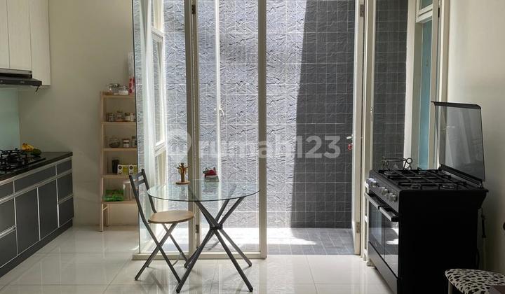 Jual Rumah Long Beach Pakuwon City Luas 144m2 Hadap Utara Semi Furnished 2