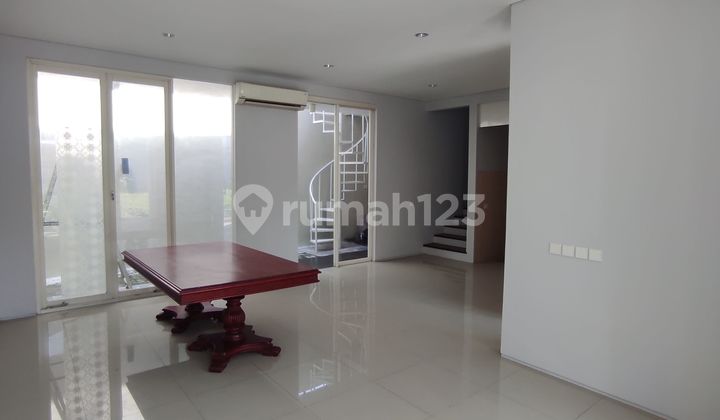 Rumah di Taman Puspa Raya-Citraland, Surabaya luas 150m2 HGB 2