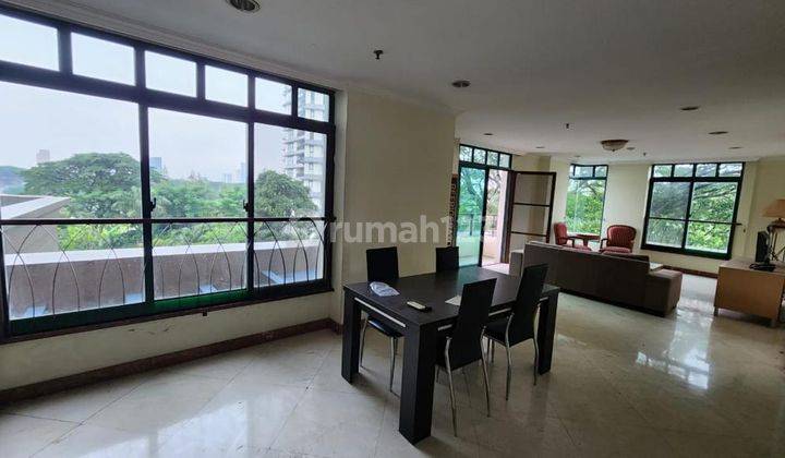Kondominium Graha Family Luas 165m2 Kamar Tidur 3+1 Full Furnished 2