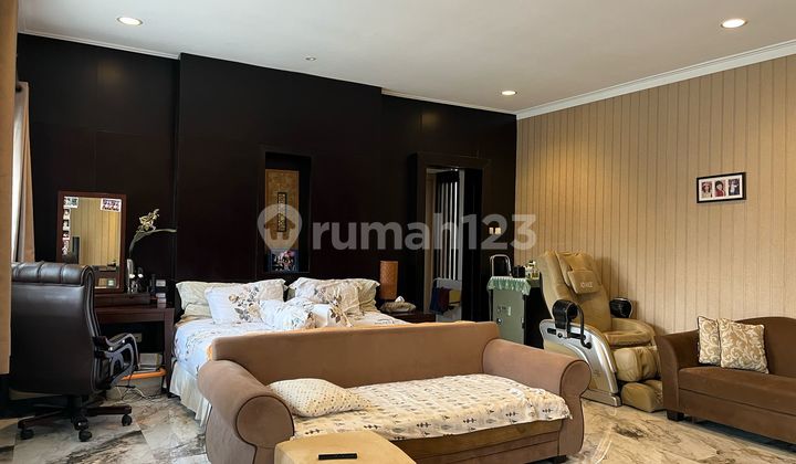Rumah Graha Famili Luas 450m2 Full Furnished Shm 1