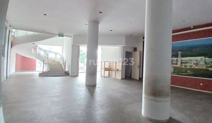 Gedung Di Tengah Kota 1