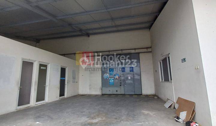 Gudang di jalan majapahit 3