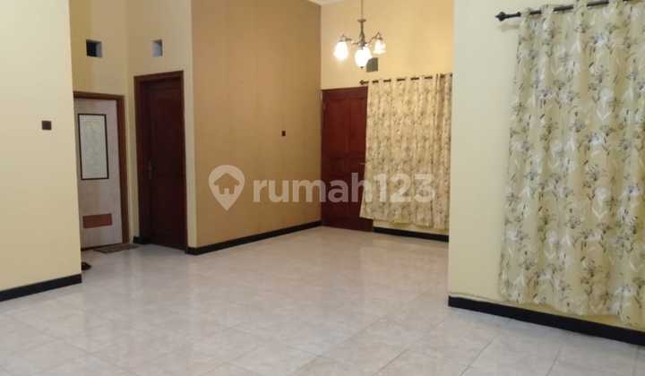 Rumah Siap Huni dan Nyaman Daerah Semarang Selatan - 9579 2