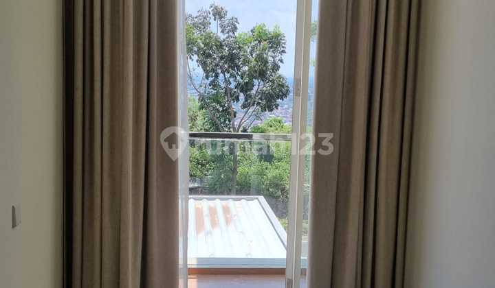 Rumah Mewah di Citragrand 2