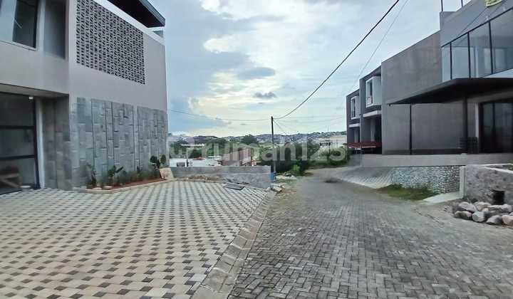 Rumah Siap Huni dan Nyaman Jl. Stonen Semarang Selatan – 10040 2