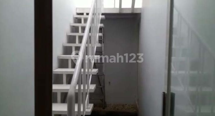  Rumah Siap huni dan nyaman Eagle Hills.Mangunharjo.Tembalang – 10811 2