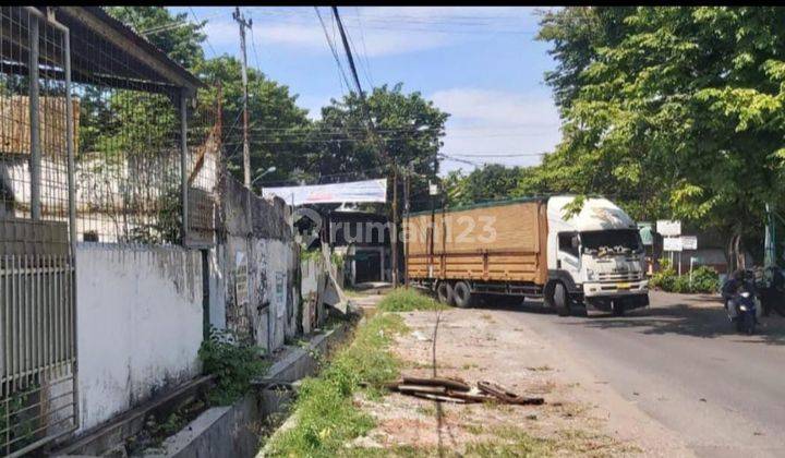 Gudang Di Tengah Kota 1