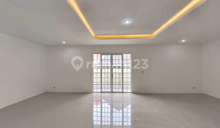 Rumah Mewah di Citragrand 2