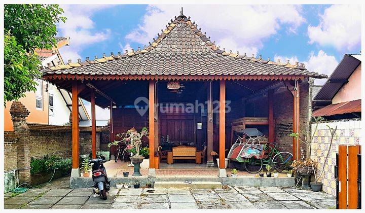 Rumah Limasan + Joglo Full Furnished di Baciro 1