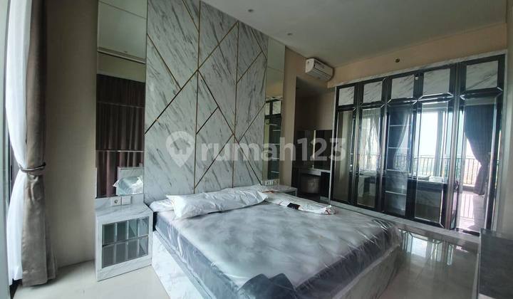 LANGKA Apartemen Kemang Village 3 plus Maid Room Full Furnished baru 2