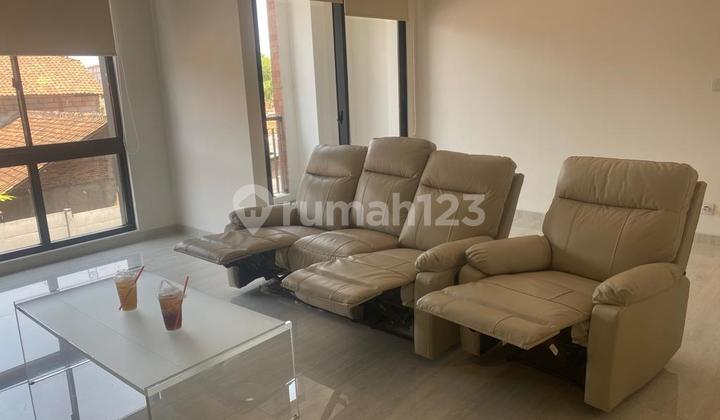 For Rent: Lloyd Apartment 2 Bedrooms Fully Furnished Near Binus Alam Sutera 2