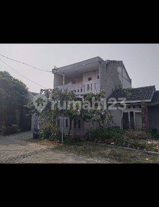 Rumah 2 lt di taman nuri pasar kemis 2