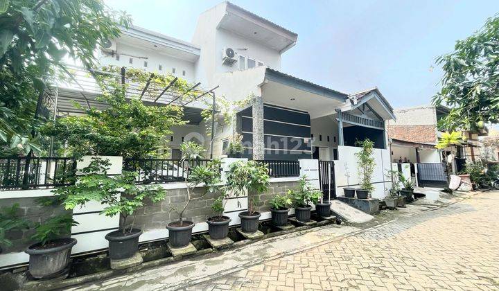 Rumah Mewah 3 Lantai Full Furnish di Perum Binong Permai. Curug - Tangerang 1