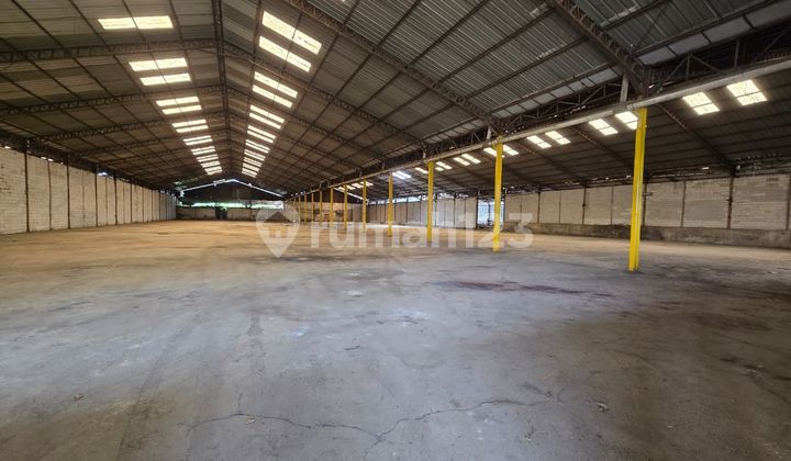 Cikande warehouse for rent, roadside location, total of 4 warehouses covering 8530 m2.