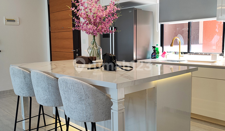 Tercantik Apartemen Lloyd Alam Sutera, 2 BR Furnished Tower Q