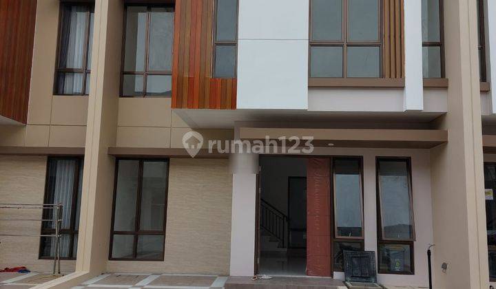 Rumah 2 Lantai Bagus,siap Huni Di The Trees Citra Raya 1