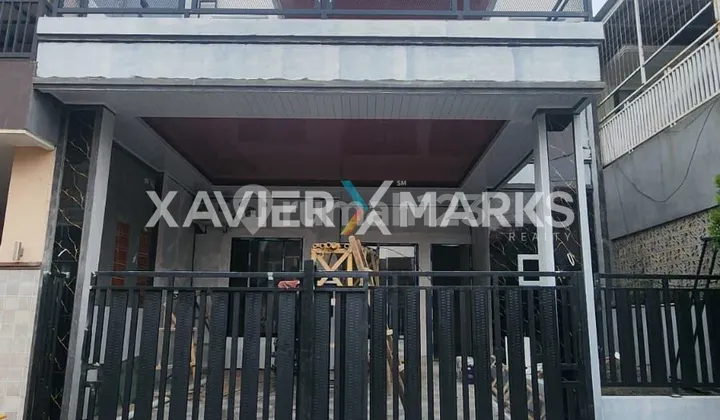 Rumah Lebar 8 di Picasso Citraraya 2