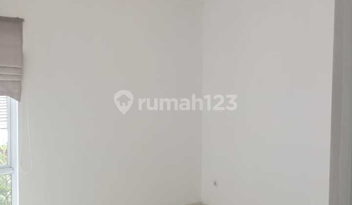 COMFORTABLE AND STRATEGIC HOUSE NEAR BSD PARADISE SERPONG CITY TOLL ROAD 2