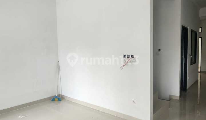 rumah baru di mediterania citraraya 2lt  1,1M 2