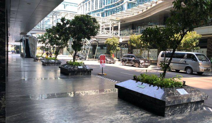 Gedung kantor 12 lantai di Pluit bangunan relatif baru 1