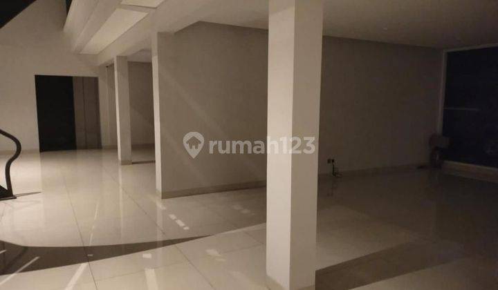 Rumah di Menteng cocok untuk kedutaan besar 2