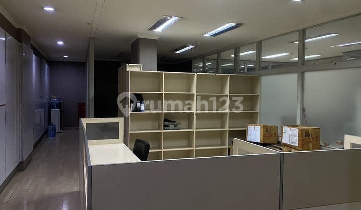 Gedung Kantor 4 Lantai Di Gajah Mada Cocok Buat Resto Or Kost